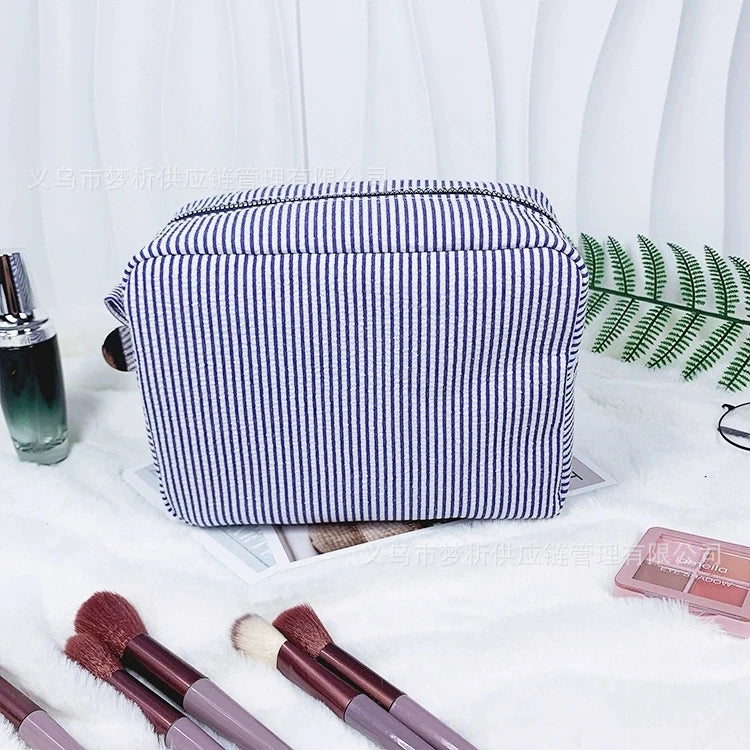 Trousse de toilette brodée personnalisée