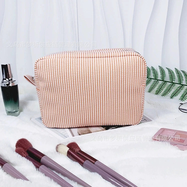 Trousse de toilette brodée personnalisée
