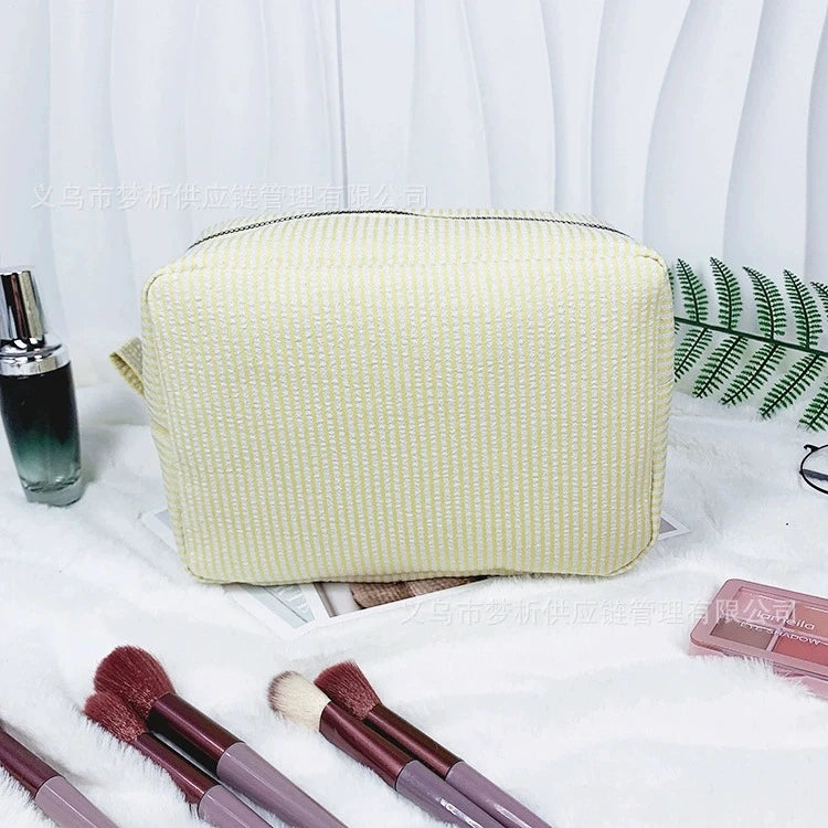 Trousse de toilette brodée personnalisée