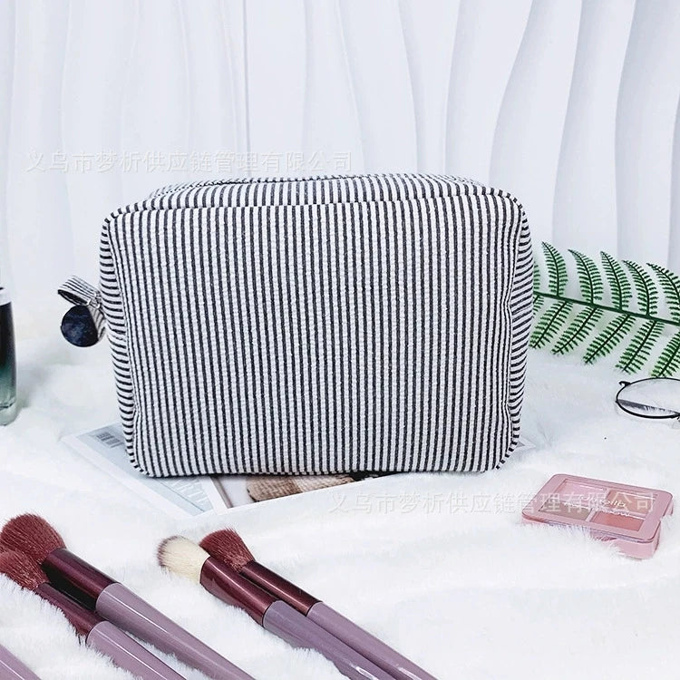 Trousse de toilette brodée personnalisée