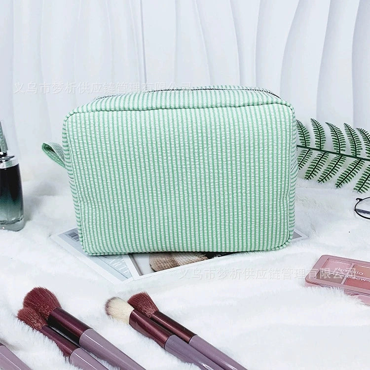 Trousse de toilette brodée personnalisée