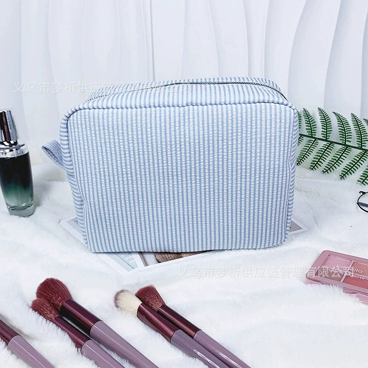Trousse de toilette brodée personnalisée