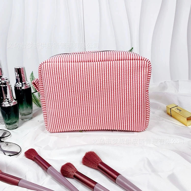 Trousse de toilette brodée personnalisée